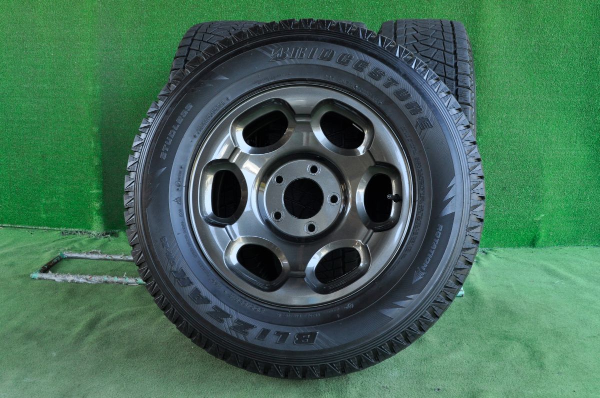 FORD (フォード) LINCOLN NAVIGATOR (リンカーンナビゲーター) 98-02 純正 17×7.5J(+14)PCD135-5H  リメイク ガンメタ BRIDGESTONE (ブリヂストン) BLIZZAK (ブリザック) DM-Z3 265/65R17 中古 スタッドレス  タイヤホイール 4本 [17gaw016] | カートレード21