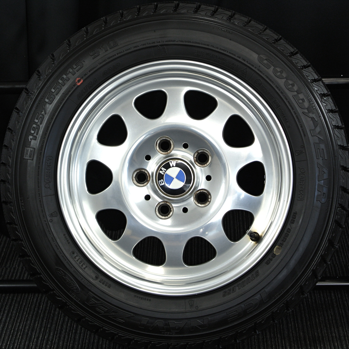 BMW 3-Series (3シリーズ) 純正 15×7J(+47)120-5H ポリッシュ GOODYEAR (グッドイヤー) ICENAVI  (アイスナビ) ZEA 195/65R15 中古 スタッドレス タイヤホイール 4本 [15gaw047] | カートレード21