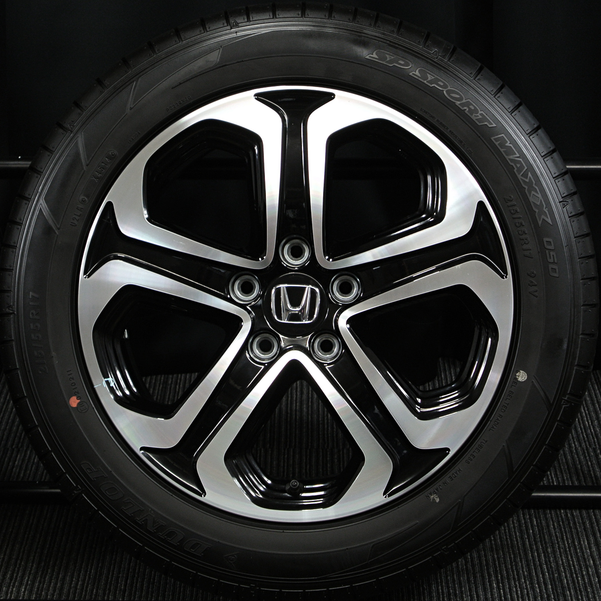 Honda ホンダ Vezel ヴェゼル Hybrid Z ハイブリッドz 純正 17 7j 55 Pcd114 3 5h ブラック ポリッシュ Dunlop ダンロップ Sp Sport Maxx 050 Spスポーツマックス050 215 55r17 中古 タイヤホイール 4本 17gas007