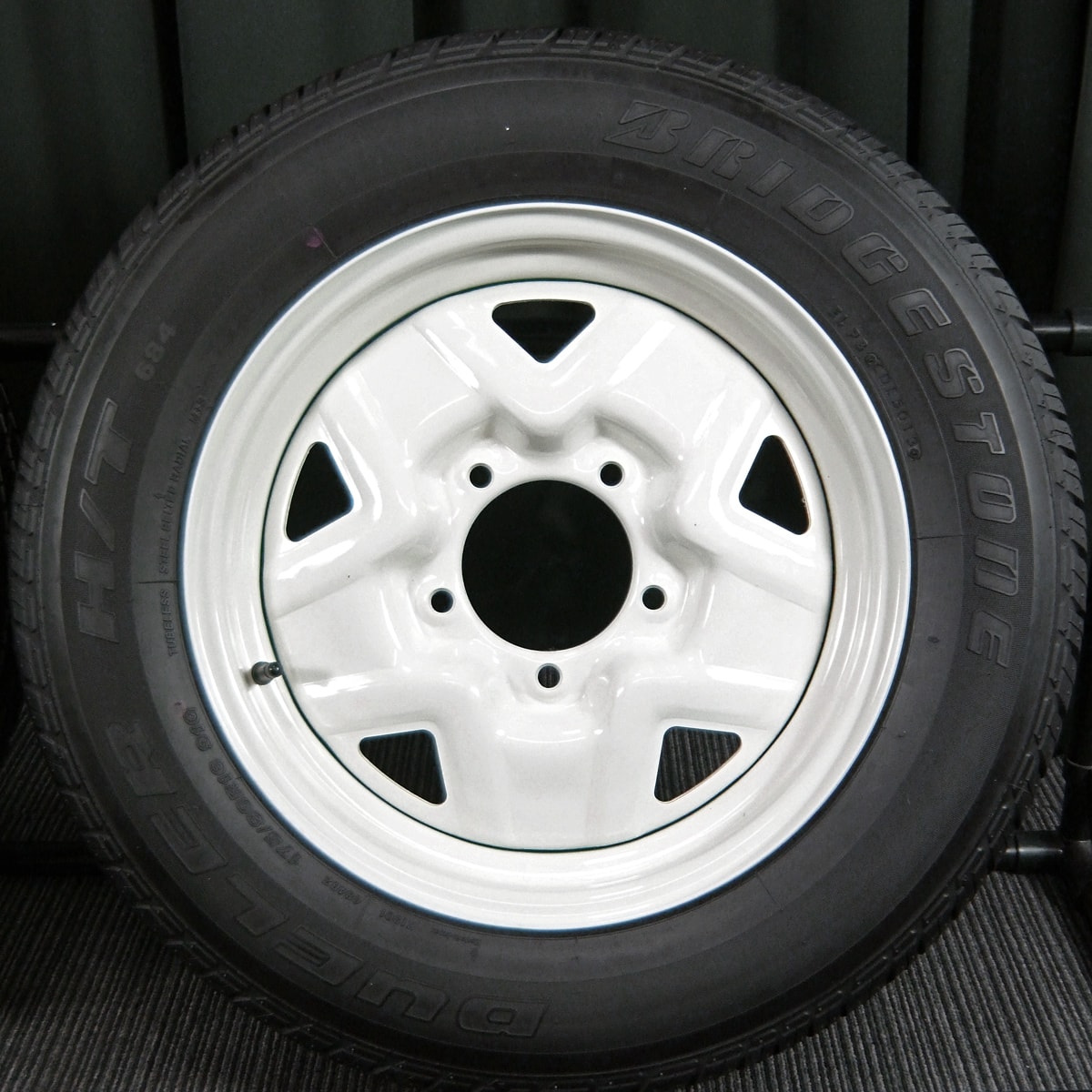 SUZUKI (スズキ) JIMNY (ジムニー) 純正 16×5J(+22)PCD139.7-5H