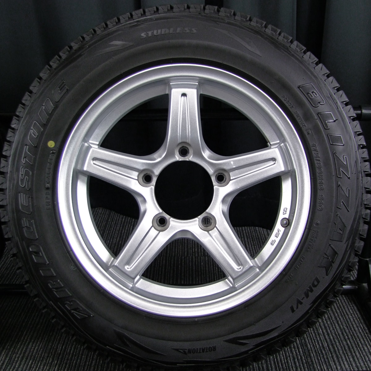 ウェッズ キーラー 16インチ DM-V1 175/80R16 ジムニー