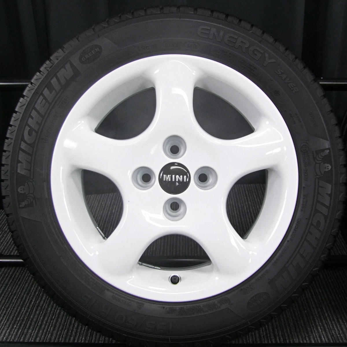 OZ MSW 15×6.5J(+35)PCD100-4H リメイク ホワイト MICHELIN