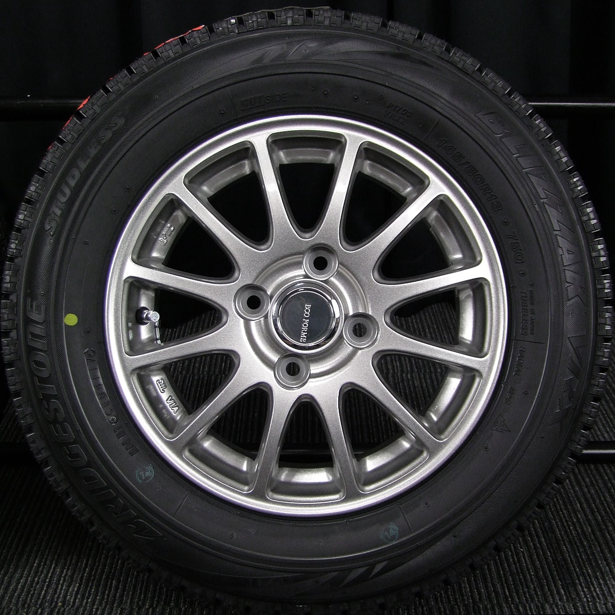 BRIDGESTONE (ブリヂストン) ECO FORME (エコフォルム) SE-12 13×4.5J(+35)PCD100-4H ダークシルバー  BRIDGESTONE (ブリヂストン) BLIZZAK (ブリザック) VRX 145/80R13 新品 スタッドレス タイヤホイール 4本  [13taw052] | カートレード21