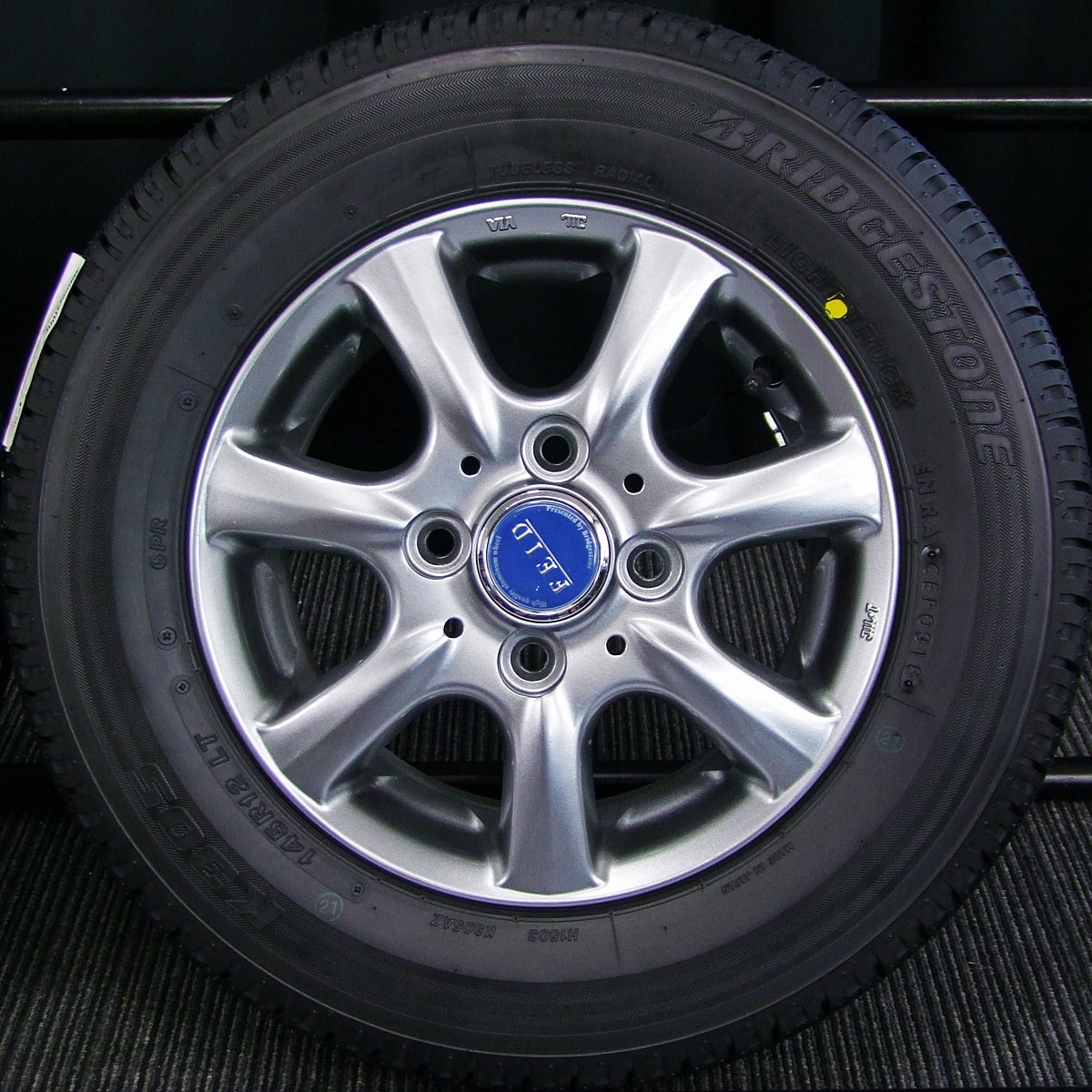 BRIDGESTONE (ブリヂストン) FEID (フェイド) TM7 12×4J(+40)PCD100-4H リメイク ダークシルバー  BRIDGESTONE (ブリヂストン) K305 新品 145R12LT 6PR タイヤホイール 4本 [12tas007] | カートレード21