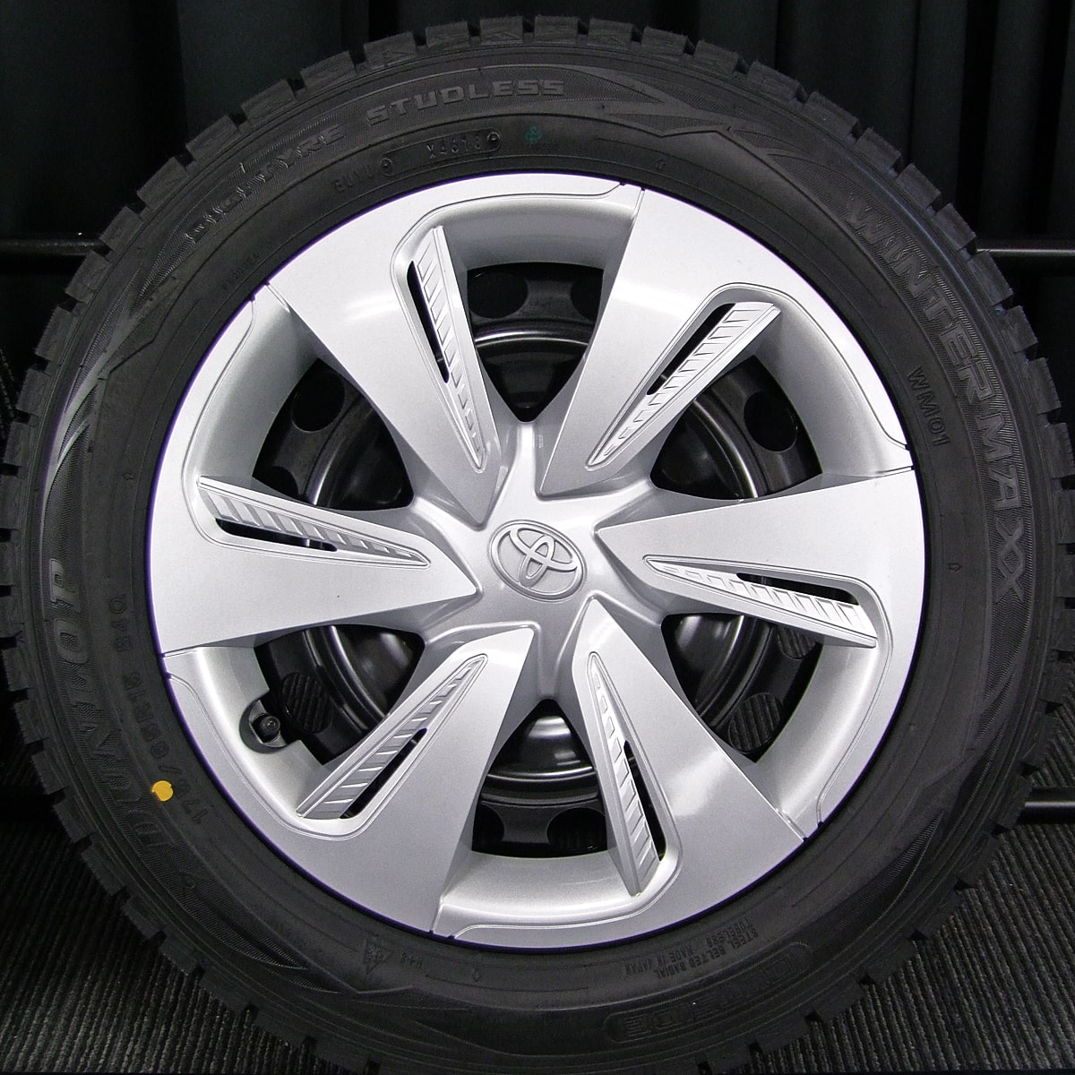 TOYOTA (トヨタ) SIENTA (シエンタ) 純正 15×5.5J(+39)PCD100-5H 新車外し ブラックスチール DUNLOP  (ダンロップ) WINTER MAXX (ウインターマックス) WM01 新品 175/65R15 スタッドレス タイヤホイール 4本  [15gsw071] | カートレード21