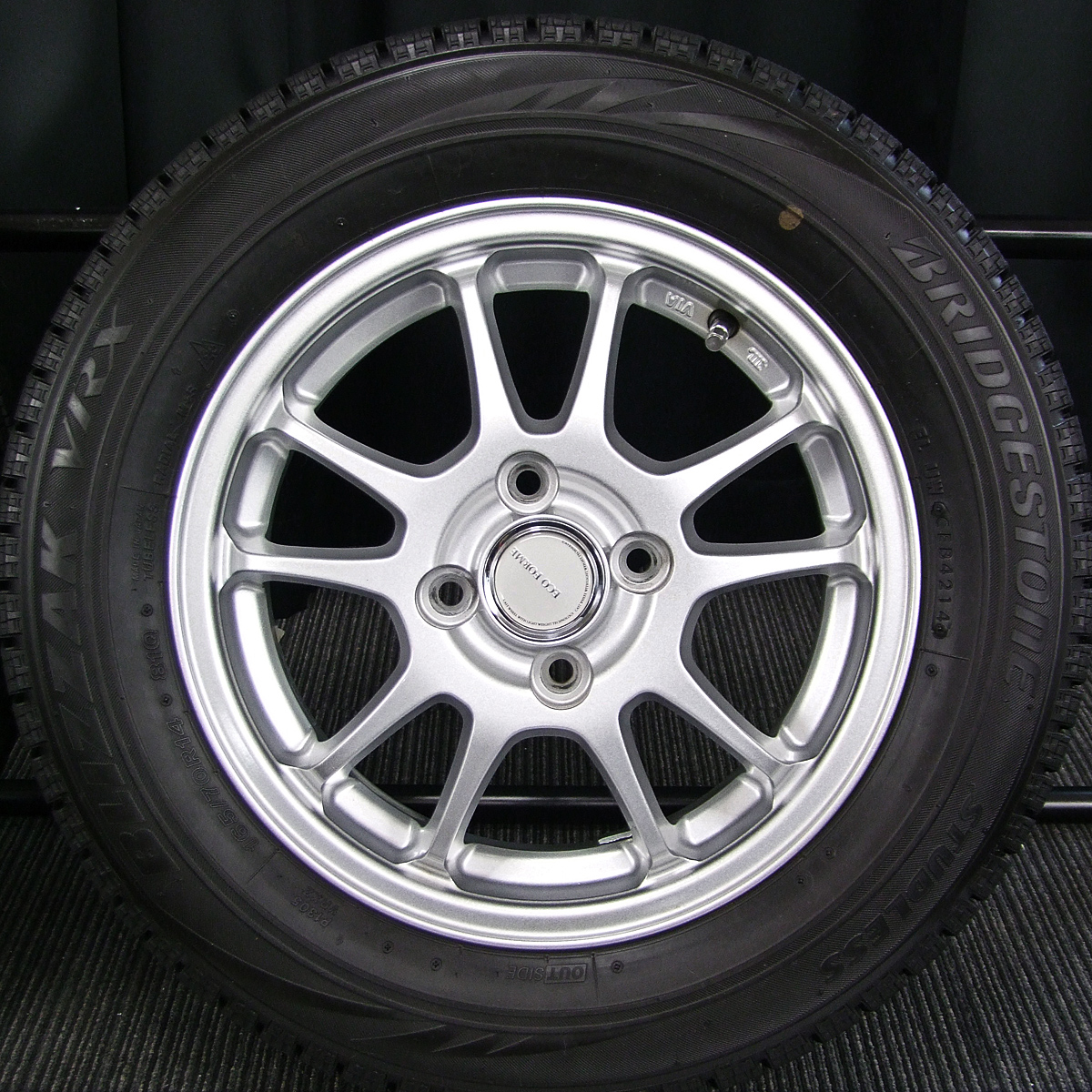 BRIDGESTONE (ブリヂストン) ECO FORME (エコフォルム) SE-10 14×4.5J(+46)PCD100-4H シルバー  BRIDGESTONE (ブリヂストン) BLIZZAK (ブリザック) VRX 165/70R14 中古 スタッドレス タイヤホイール 4本  [14taw104] | カートレード21