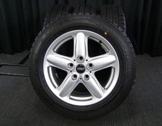 BMW MINI (ミニ) Crossover (クロスオーバー) 純正 16×6.5J(+46)PCD120-5H シルバー GOODYEAR  (グッドイヤー) ICENAVI (アイスナビ) ZEA2 205/60R16 中古 スタッドレス タイヤホイール 4本 [16gaw073] |  カートレード21