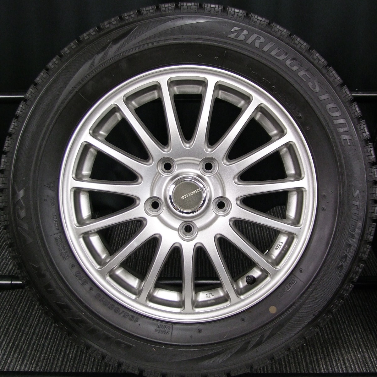 BRIDGESTONE (ブリヂストン) ECO FORME (エコフォルム) SE-12 15×6J(+53)PCD114.3-5H ダークシルバー  BRIDGESTONE (ブリヂストン) BLIZZAK (ブリザック) VRX 195/65R15 中古 スタッドレス タイヤホイール 4本  [15taw173] | カートレード21