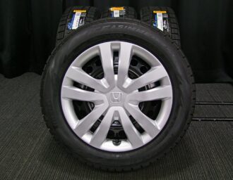 HONDA (ホンダ) FIT (フィット) 純正 15×6J(+50)PCD100-4H 新車外し ブラックスチール PIRELLI (ピレリ)  ICE ASIMMETRICO (アイス・アシンメトリコ) 新品 185/60R15 スタッドレス タイヤホイール 4本 [15gsw090] |  カートレード21