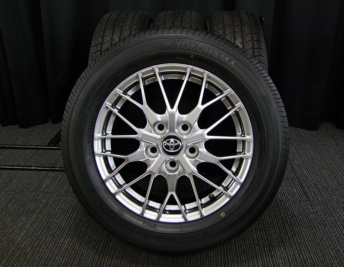 TOYOTA (トヨタ) NOAH HYBRID (ノアハイブリッド)・VOXY HYBRID (ヴォクシーハイブリッド) 純正 BBS  16×6J(+50)PCD114.3-5H ハイグロス YOKOHAMA (ヨコハマ) dB decibel (デシベル) E70 205/60R16  新車外し タイヤホイール 4本 [16gas050] | カートレード21