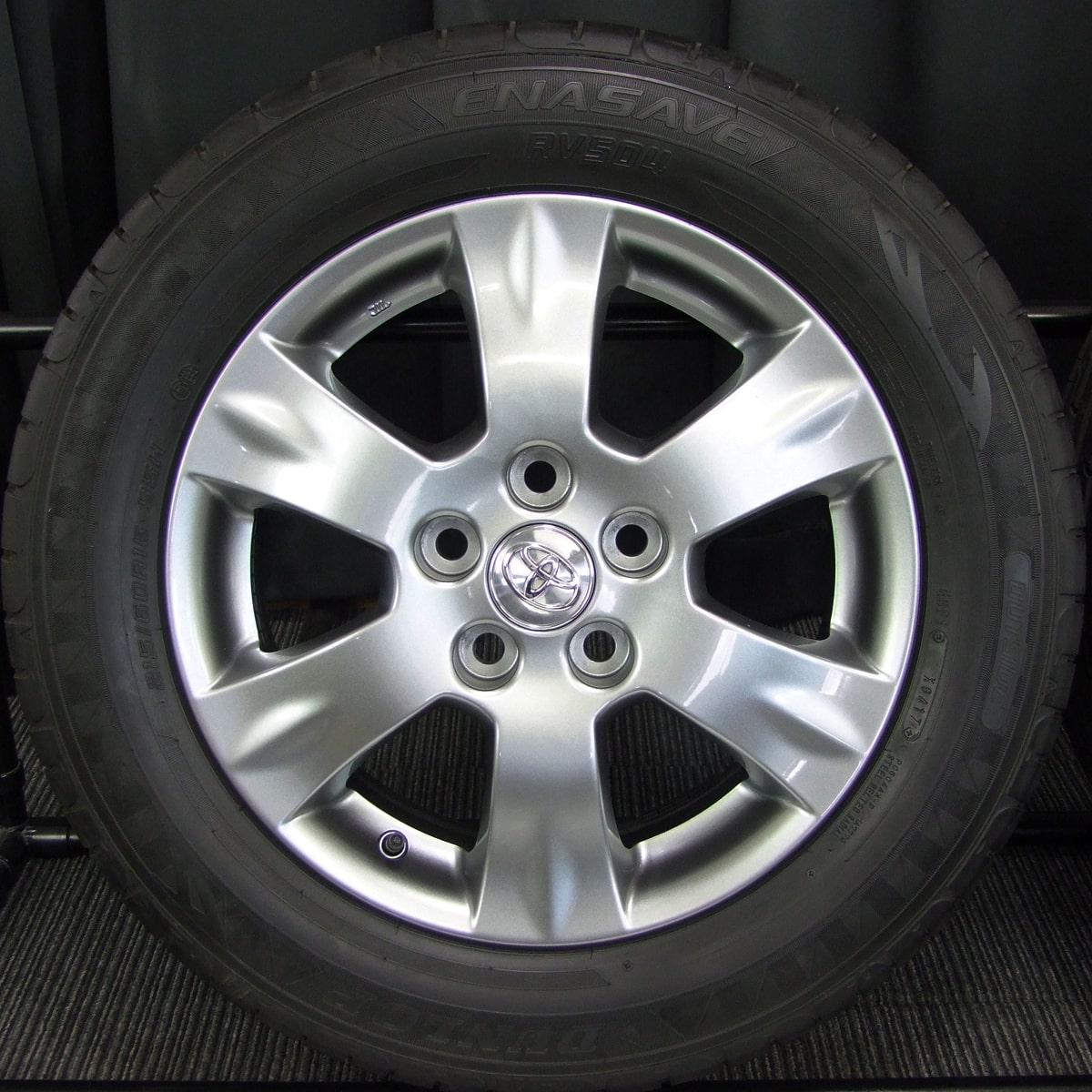 TOYOTA (トヨタ) MARK-X ZiO (マークXジオ) 純正 16×6.5J(+39)PCD114.3-5H リメイク ダークシルバー  DUNLOP (ダンロップ) ENASAVE (エナセーブ) RV504 215/60R16 中古 タイヤホイール 4本 [16gas056] |  カートレード21