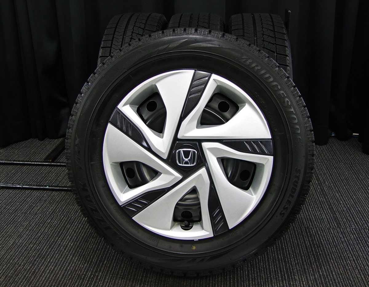 ポイント2倍 激安即決！美品 Linz 15-5.5J 4H/100 ET52 + BRIDGESTONE