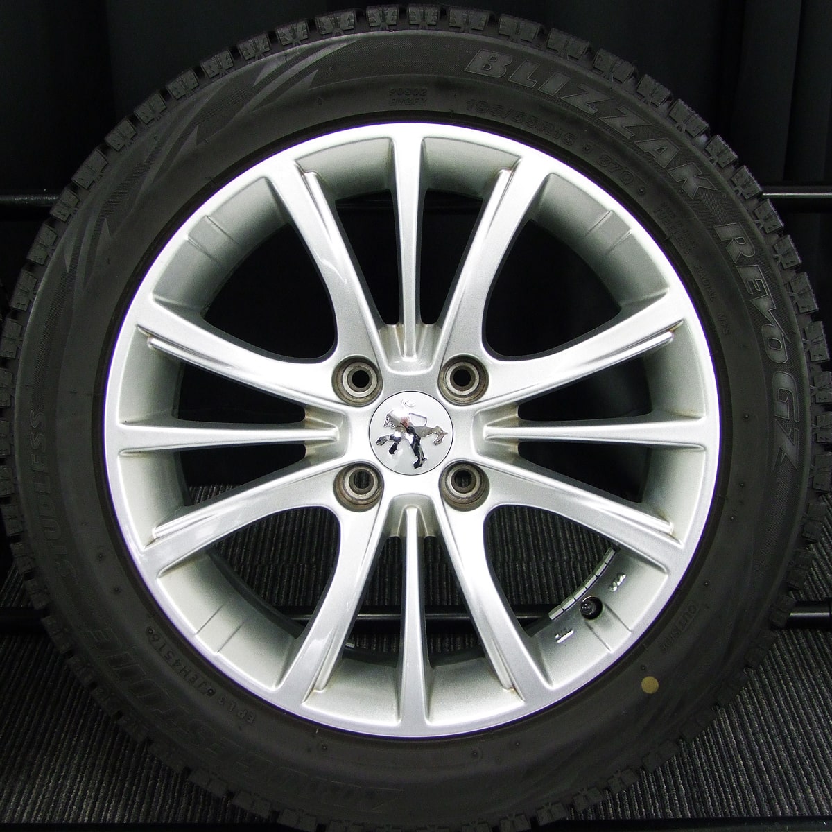 ATSホイール&DUNLOPスタッドレスタイヤ(255/45R18)セット