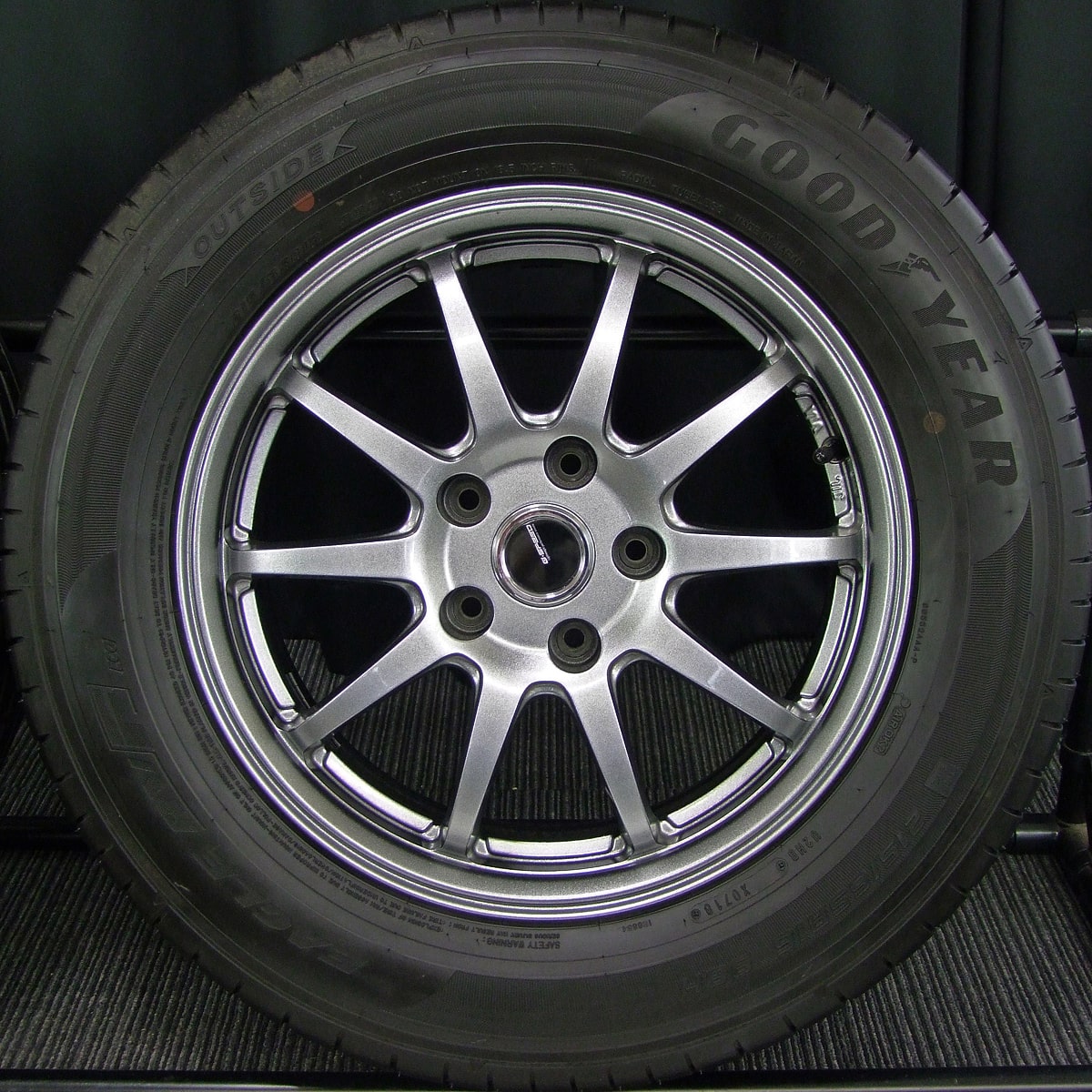 HOT STUFF (ホットスタッフ) G-SPEED (ジースピード) G-04 16×6.5J(+38)PCD114.3-5H ダークシルバー  GOODYEAR (グッドイヤー) EAGLE (イーグル) RV-F 215/65R16 中古 タイヤホイール 4本 [16tas090] |  カートレード21