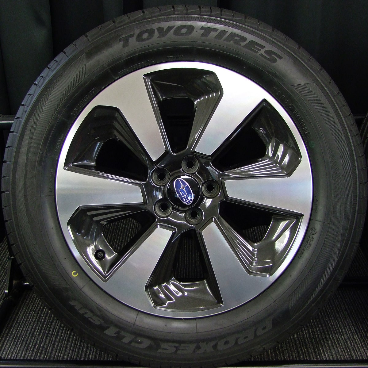 SUBARU (スバル) FORESTER (フォレスター) 純正 17×7J(+48)PCD100-5H ガンメタu0026ポリッシュ TOYO  (トーヨー) PROXES (プロクセス) CL1 SUV 新品 225/60R17 タイヤホイール 4本 [17gas051] | カートレード21