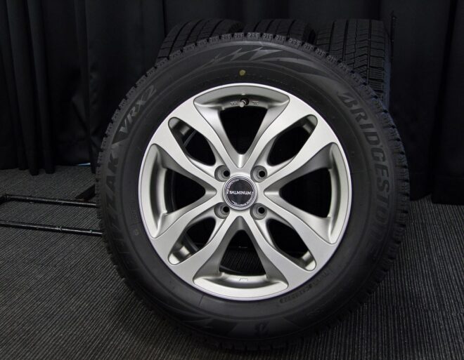 BRIDGESTONE (ブリヂストン) BALMINUM (バルミナ) DS-M 15×5.5J(+42)PCD100-4H マットガンメタ  BRIDGESTONE (ブリヂストン) BLIZZAK (ブリザック) VRX2 185/65R15 中古 スタッドレス タイヤホイール 4本  [15taw208] | カートレード21